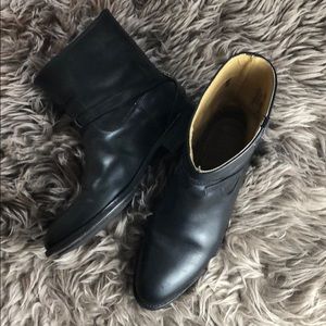 FRYE Lindsay Plate Short Ankle Boot